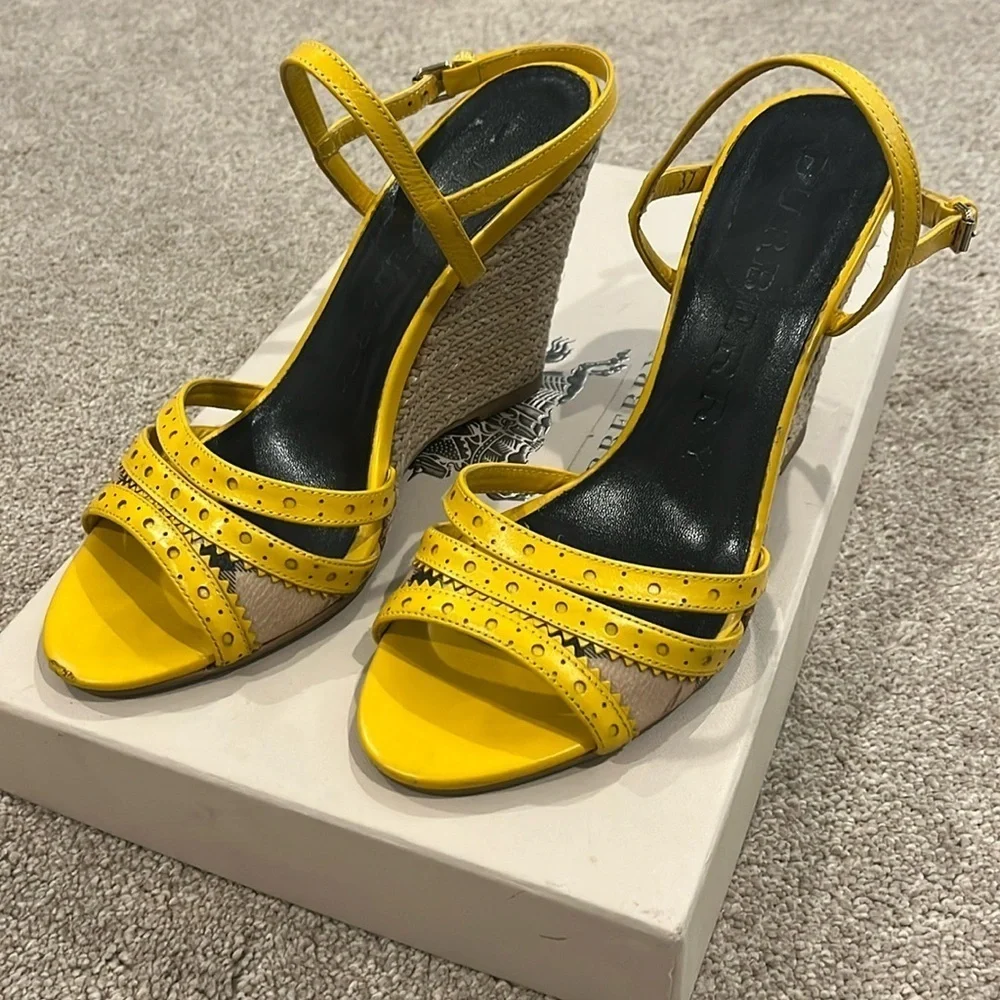 Burberry yellow haymarket